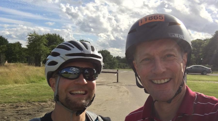 Cycling on the Thames Path