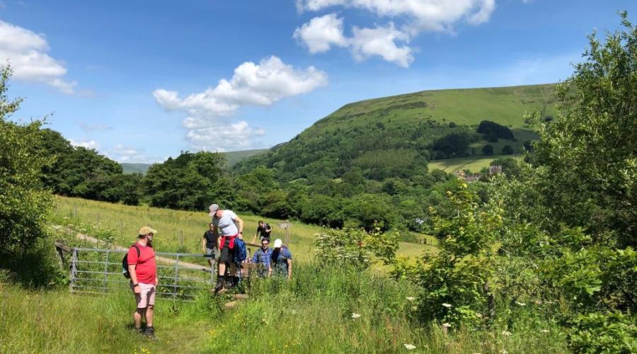 Group crossing stile