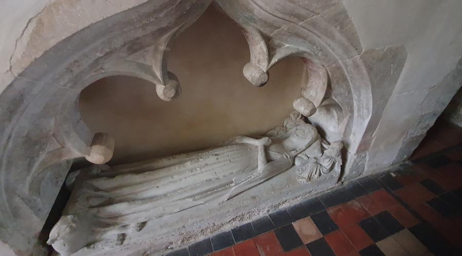 Tomb of a lady in a wimple, St Mary, Silchester, near Basingstoke