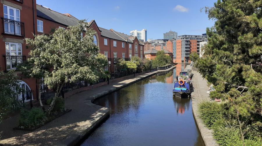 Ashton Canal east of Piccadilly Station