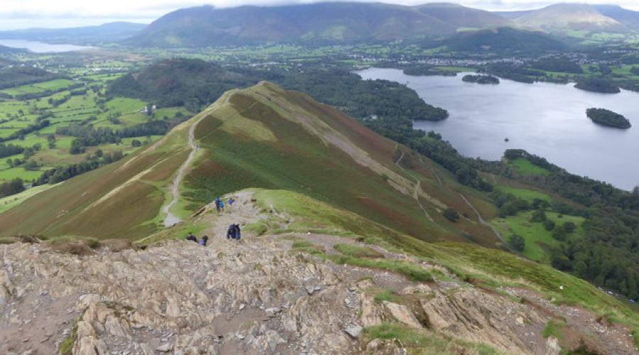 View from the summit of Catbells cc-by-sa/2.0 - © Marathon - geograph.org.uk/p/5898110