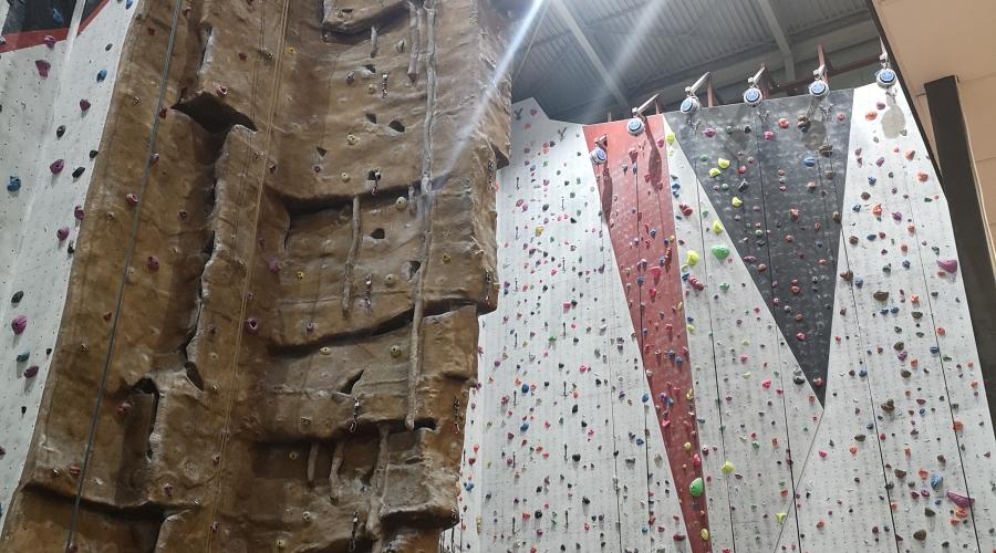 Indoor climbing wall