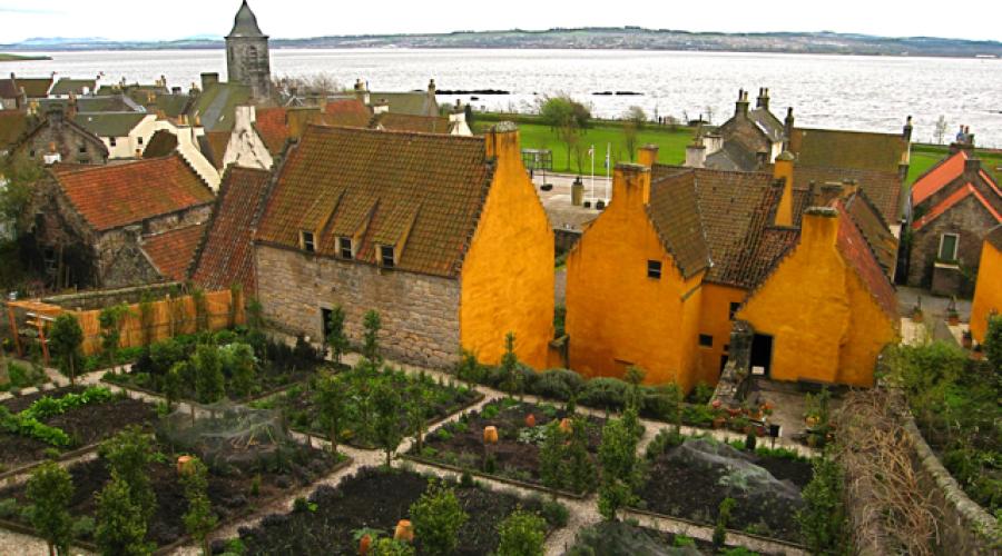 Culross Palace and Gardens