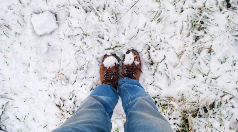 Feet in Snow PIXABAY Free Use