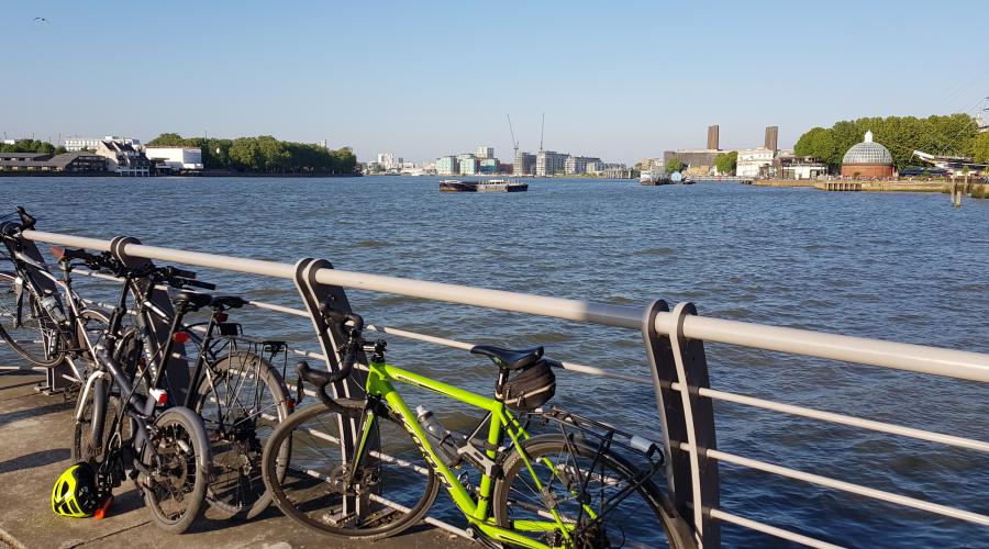 Cycles by river in Greenwich
