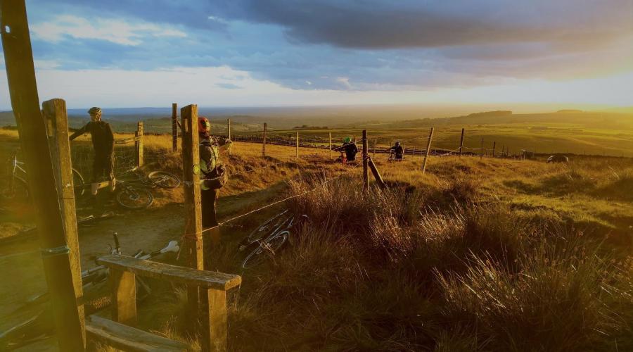 Peak District - MTB on Cown Edge at sunset