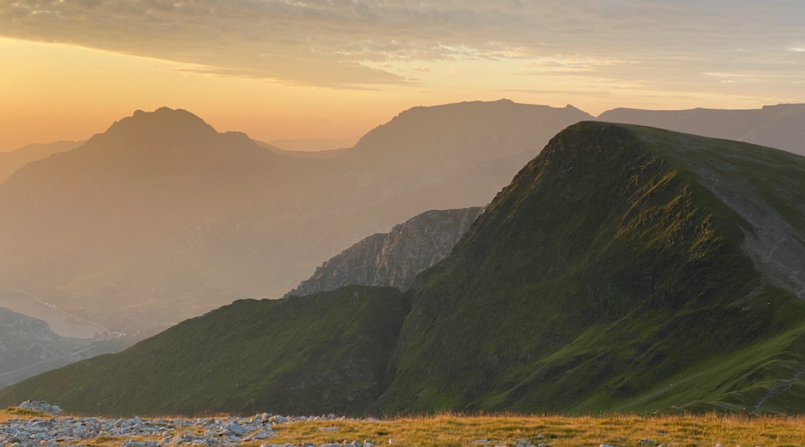 Dawn breaks over Tryfan