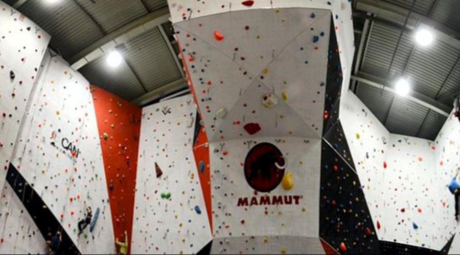 Indoor climbing wall