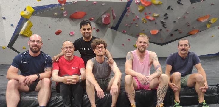 Group Boulder 2